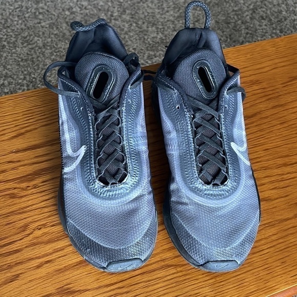 Nike Air Max 2090
Black Wolf Grey - Picture 6 of 11